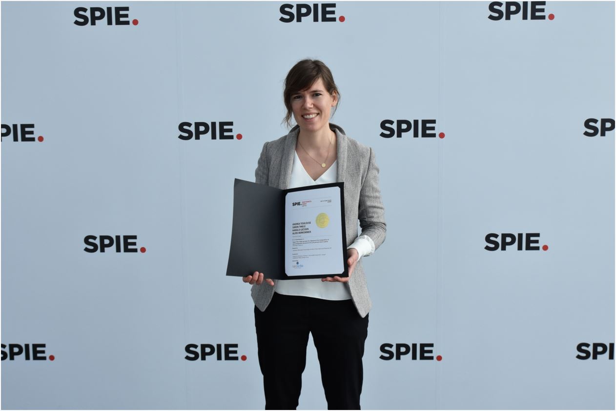 Andrea Toulouse gewinnt doppelt auf der Konferenz