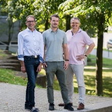 Researchers Herkommer, Thiele and Giessen (University of Stuttgart)